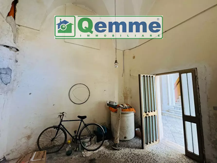 Immagine 16 di Negozio in vendita  in Via Dante Alighieri a San Cesario Di Lecce