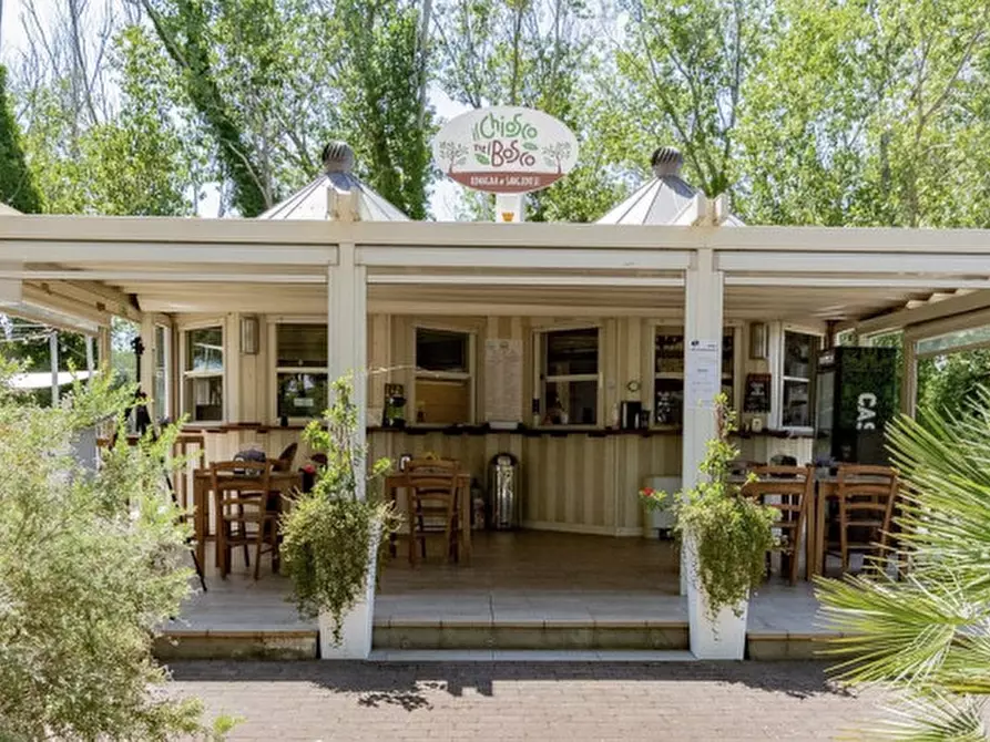 Immagine 2 di Attività commerciale in affitto  in Viale dei Pini 3 a Cesenatico