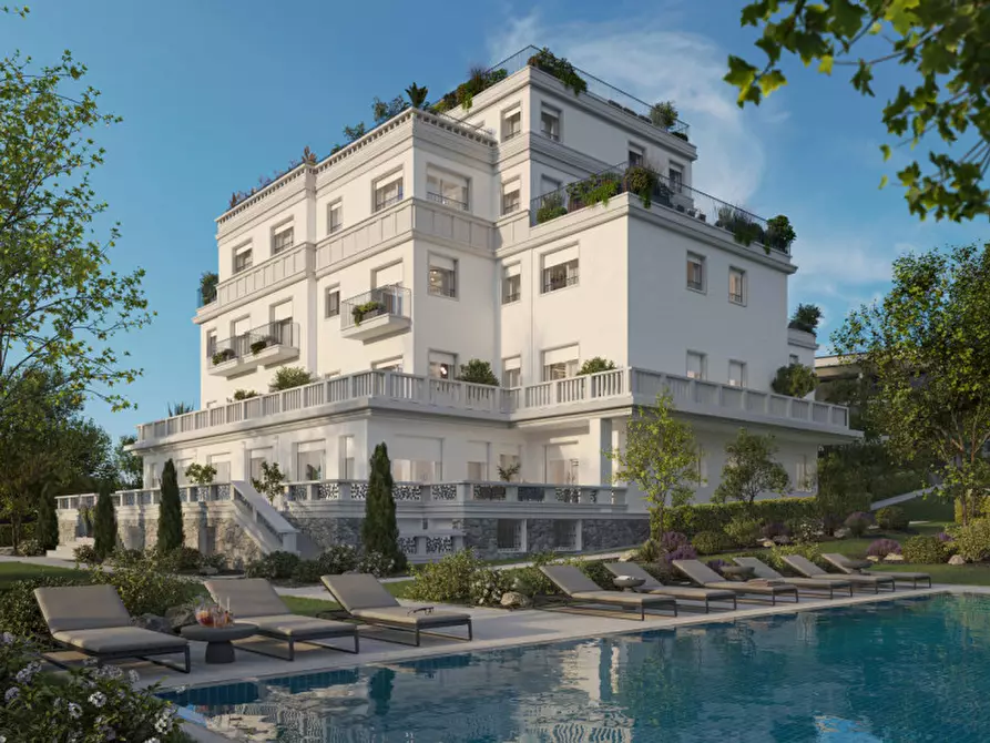 Immagine 1 di Appartamento in vendita  a Desenzano Del Garda