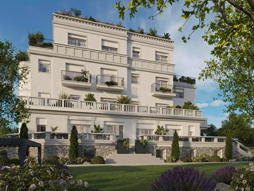 Immagine 2 di Appartamento in vendita  a Desenzano Del Garda