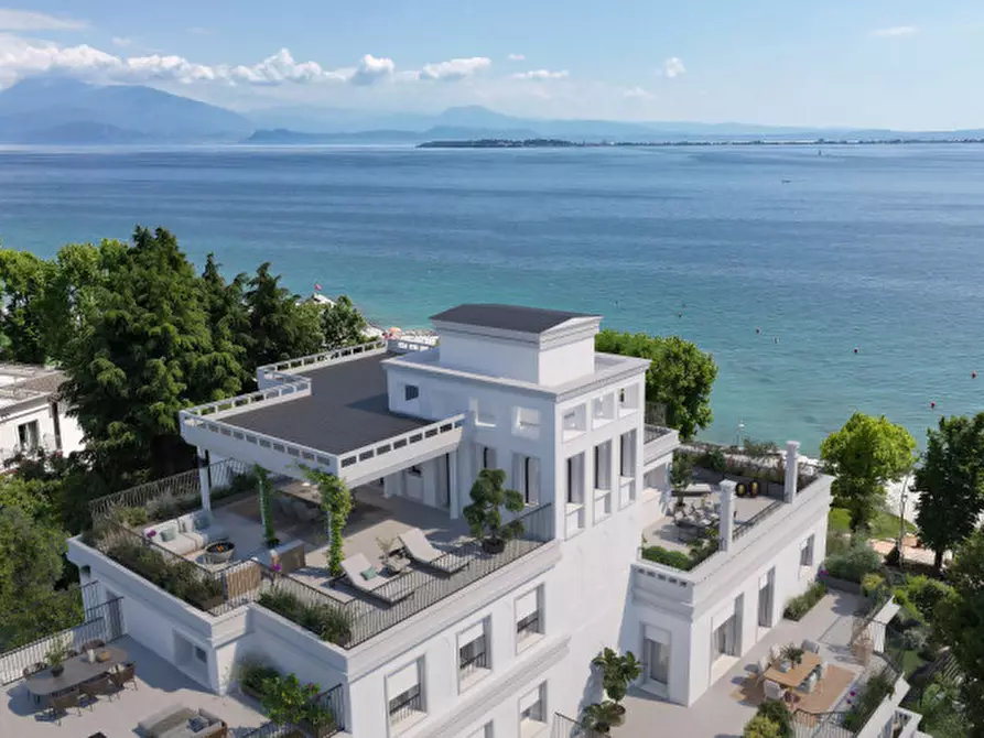 Immagine 3 di Appartamento in vendita  a Desenzano Del Garda