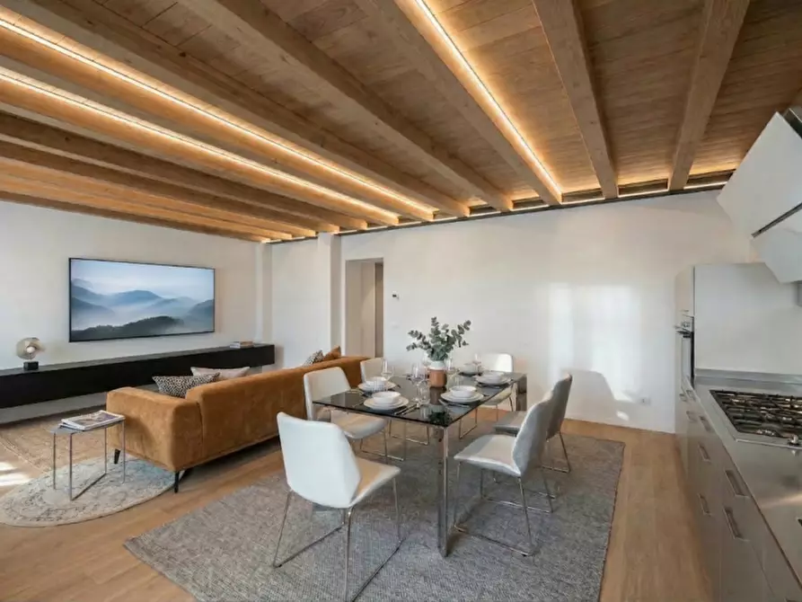 Immagine 2 di Casa trifamiliare in vendita  a Castelfranco Veneto