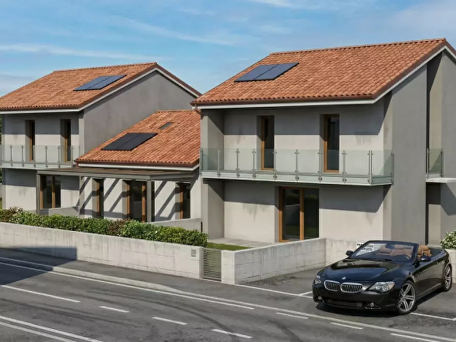 Immagine 3 di Casa trifamiliare in vendita  a Castelfranco Veneto