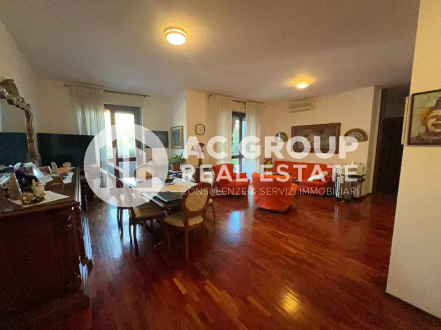 Immagine 2 di Appartamento in vendita  in Via Varese a Saronno