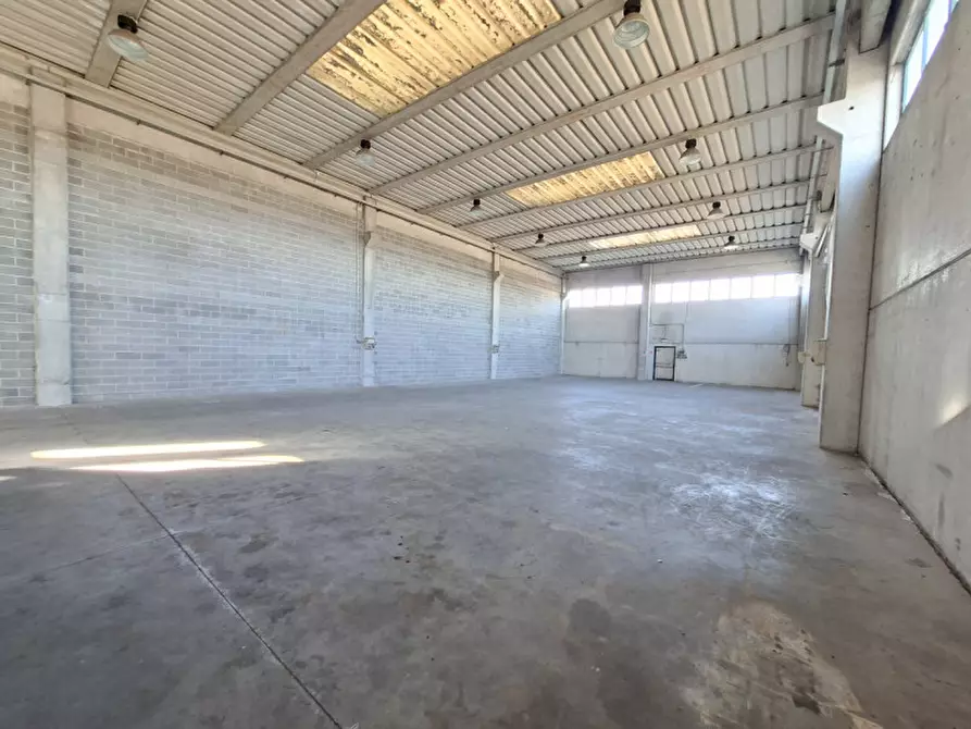 Immagine 2 di Capannone industriale in vendita  in via Leonardo da Vinci a Este