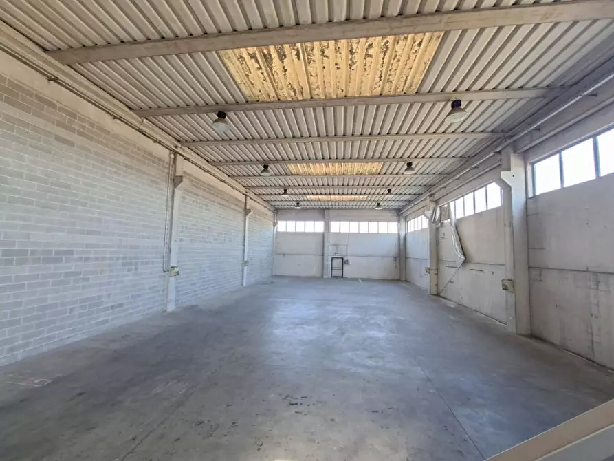 Immagine 3 di Capannone industriale in vendita  in via Leonardo da Vinci a Este