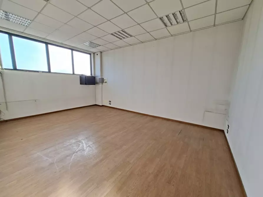 Immagine 7 di Capannone industriale in vendita  in via Leonardo da Vinci a Este