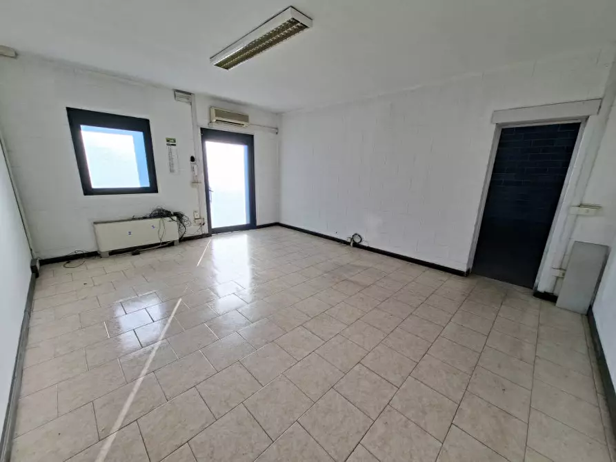 Immagine 10 di Capannone industriale in vendita  in via Leonardo da Vinci a Este