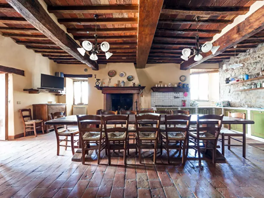 Immagine 2 di Casa indipendente in vendita  in Via Cappuccini, 5 a Passignano Sul Trasimeno