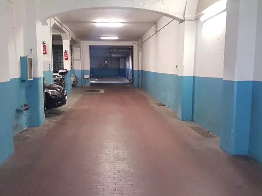 Immagine 3 di Posto auto in vendita  in Via del Borgo di San Pietro a Bologna