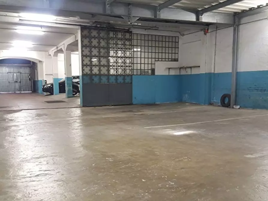 Immagine 4 di Posto auto in vendita  in Via del Borgo di San Pietro a Bologna