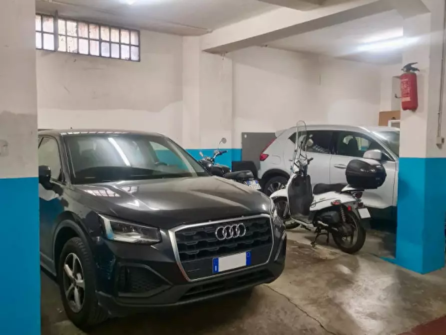 Immagine 7 di Posto auto in vendita  in Via del Borgo di San Pietro a Bologna