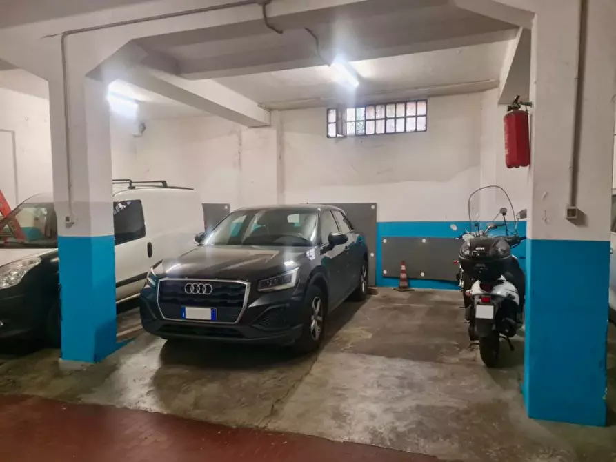 Immagine 9 di Posto auto in vendita  in Via del Borgo di San Pietro a Bologna