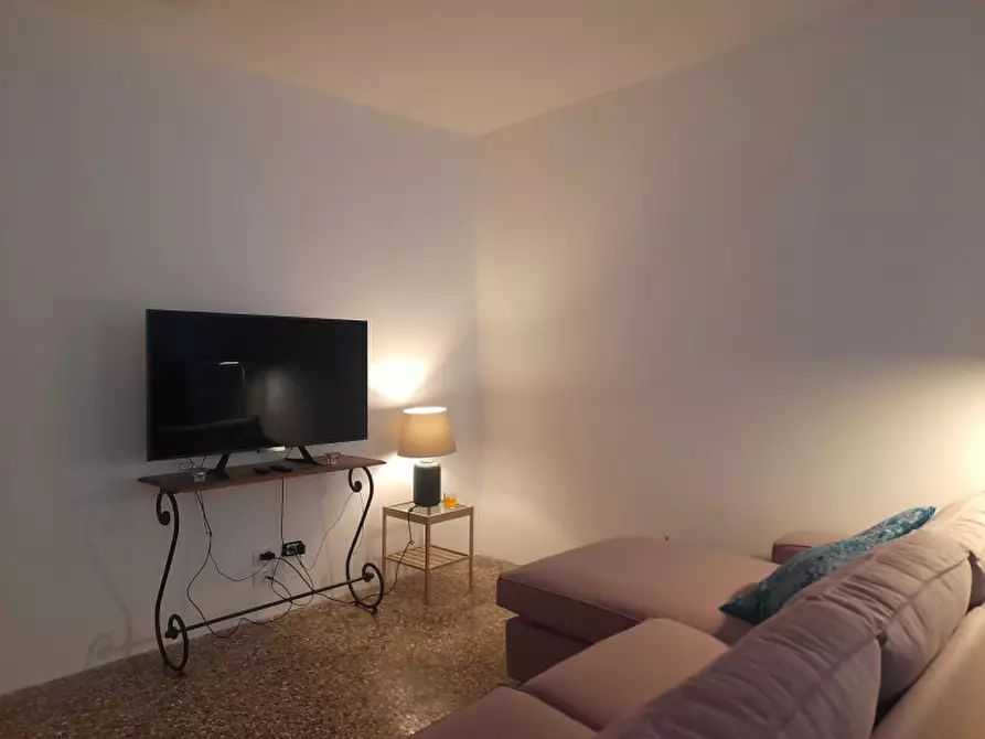 Immagine 5 di Palazzo in vendita  in san polo a Venezia