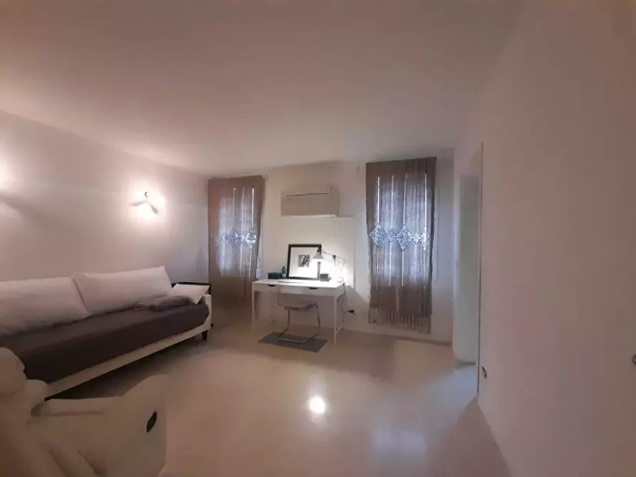 Immagine 8 di Palazzo in vendita  in san polo a Venezia