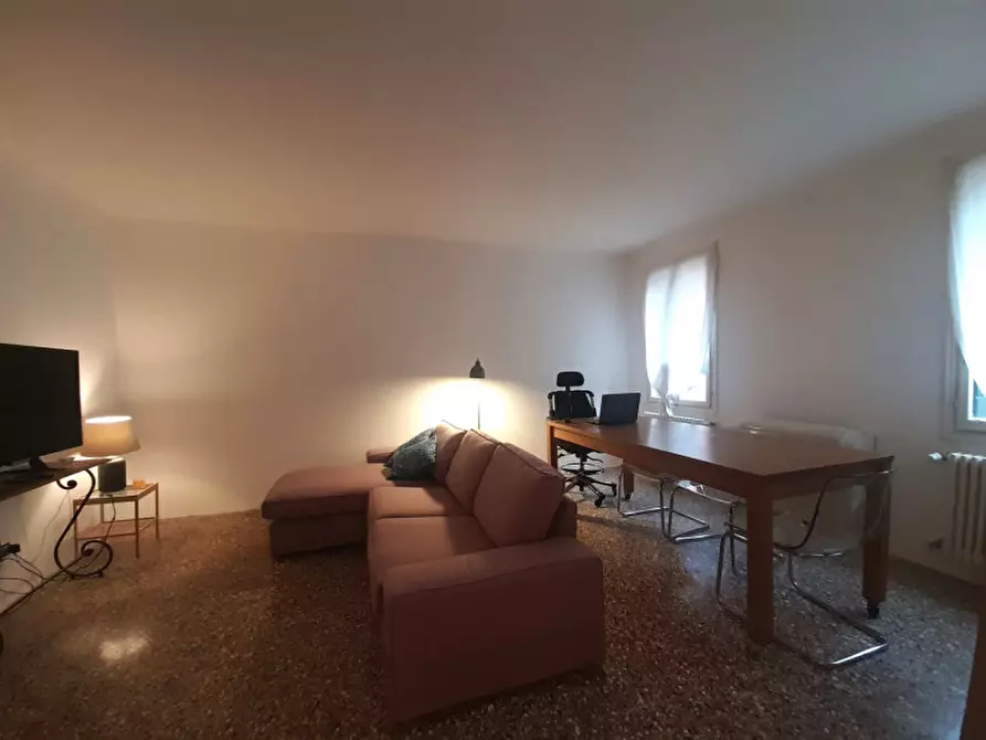 Immagine 9 di Palazzo in vendita  in san polo a Venezia