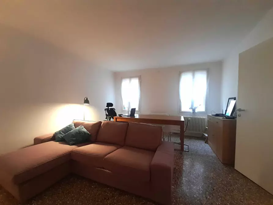 Immagine 11 di Palazzo in vendita  in san polo a Venezia