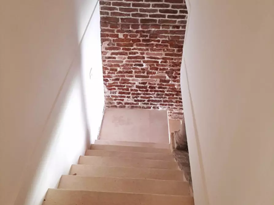 Immagine 17 di Palazzo in vendita  in san polo a Venezia