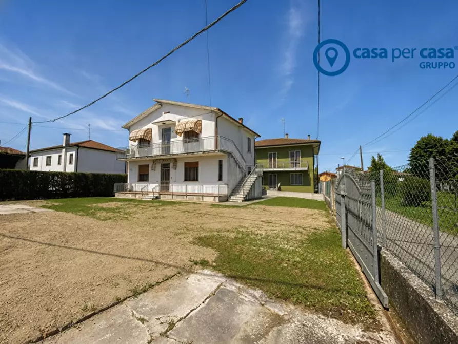 Immagine 2 di Appartamento in vendita  in Via Giulio Pastore a Porto Tolle