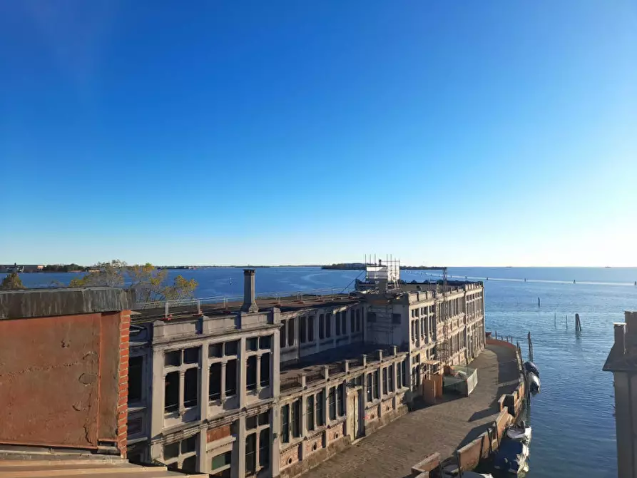 Immagine 2 di Appartamento in vendita  in Giudecca a Venezia