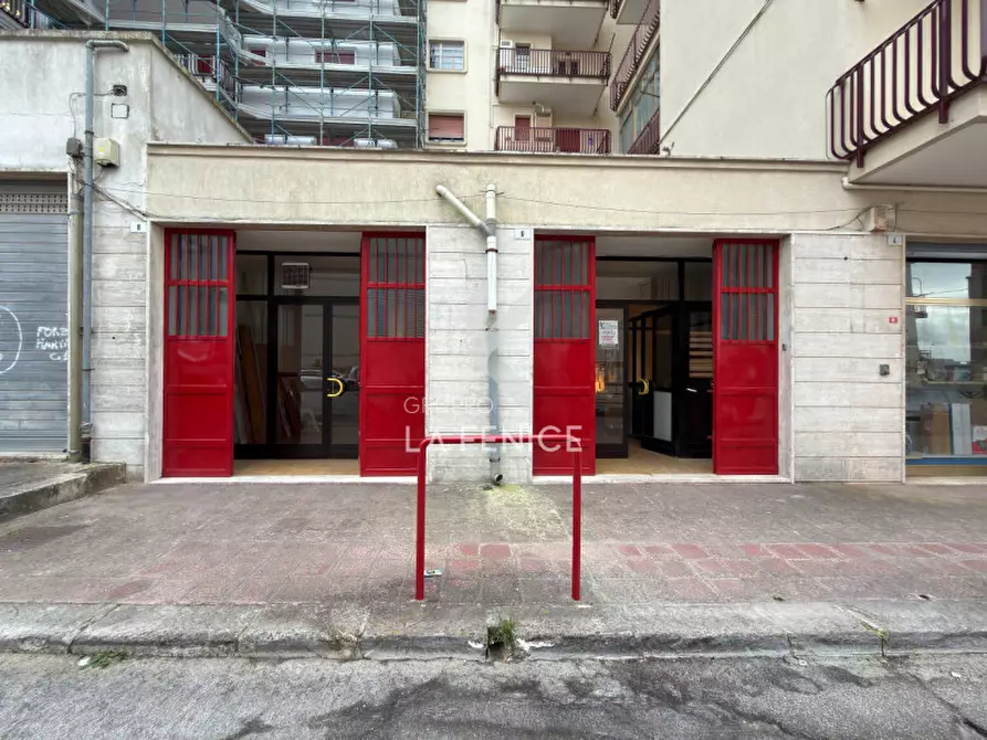 Immagine 1 di Attività commerciale in vendita  in Via Giovanni Giolitti 6 a Martina Franca
