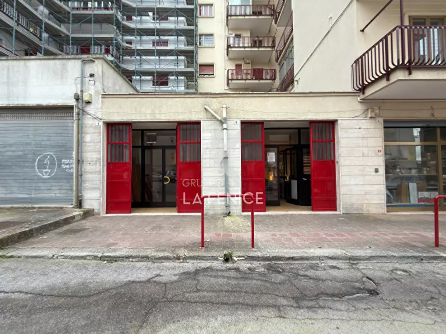 Immagine 2 di Attività commerciale in vendita  in Via Giovanni Giolitti 6 a Martina Franca
