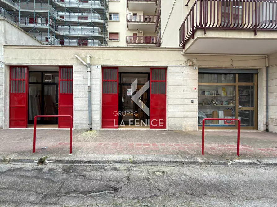 Immagine 7 di Attività commerciale in vendita  in Via Giovanni Giolitti 6 a Martina Franca