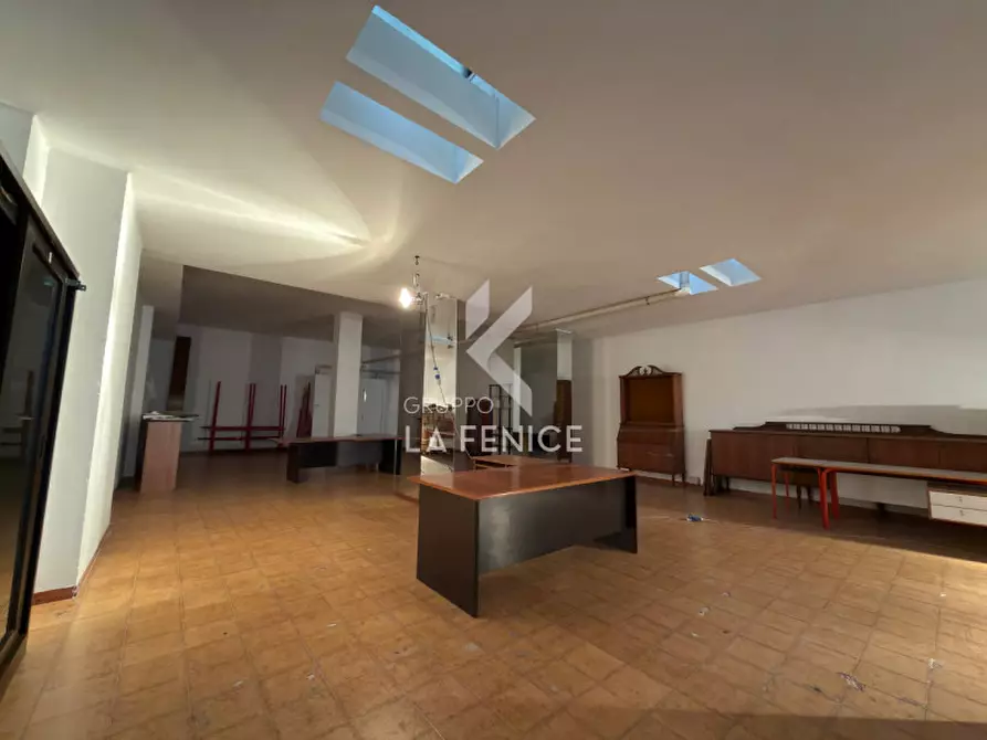 Immagine 10 di Attività commerciale in vendita  in Via Giovanni Giolitti 6 a Martina Franca