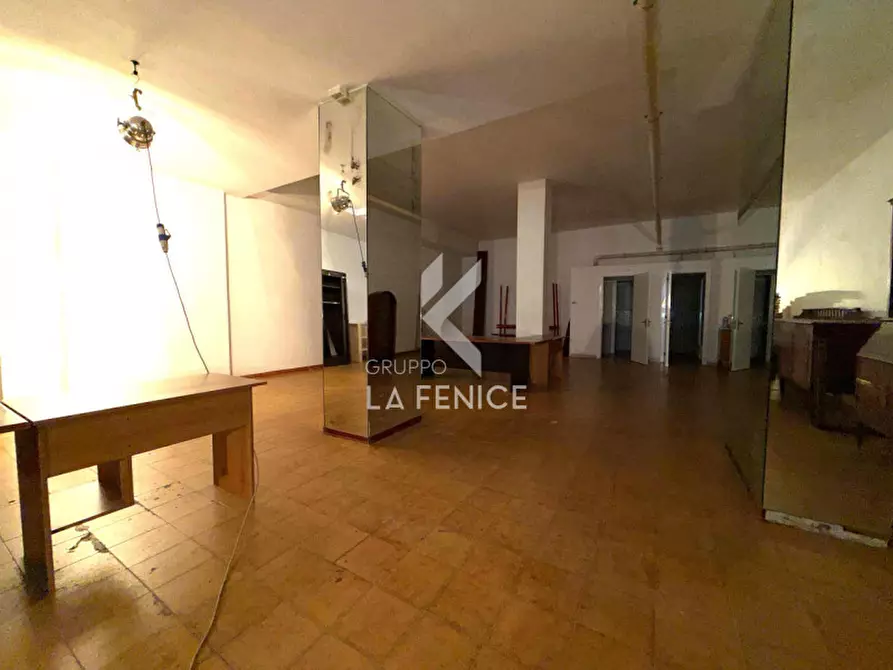 Immagine 13 di Attività commerciale in vendita  in Via Giovanni Giolitti 6 a Martina Franca