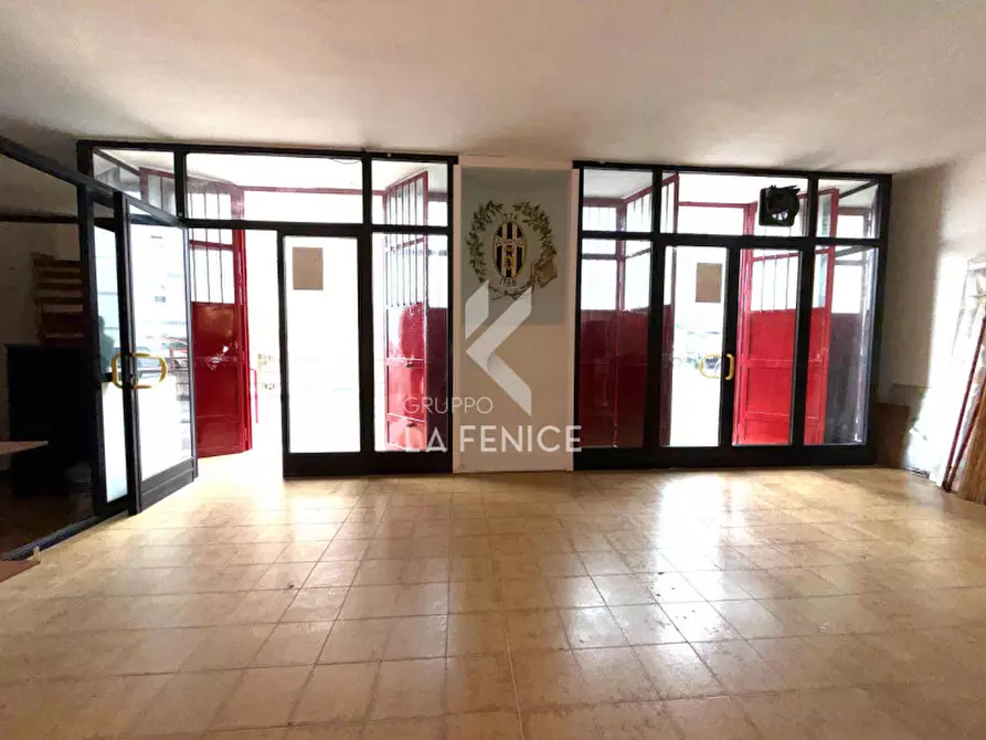 Immagine 14 di Attività commerciale in vendita  in Via Giovanni Giolitti 6 a Martina Franca