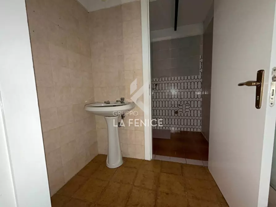 Immagine 16 di Attività commerciale in vendita  in Via Giovanni Giolitti 6 a Martina Franca