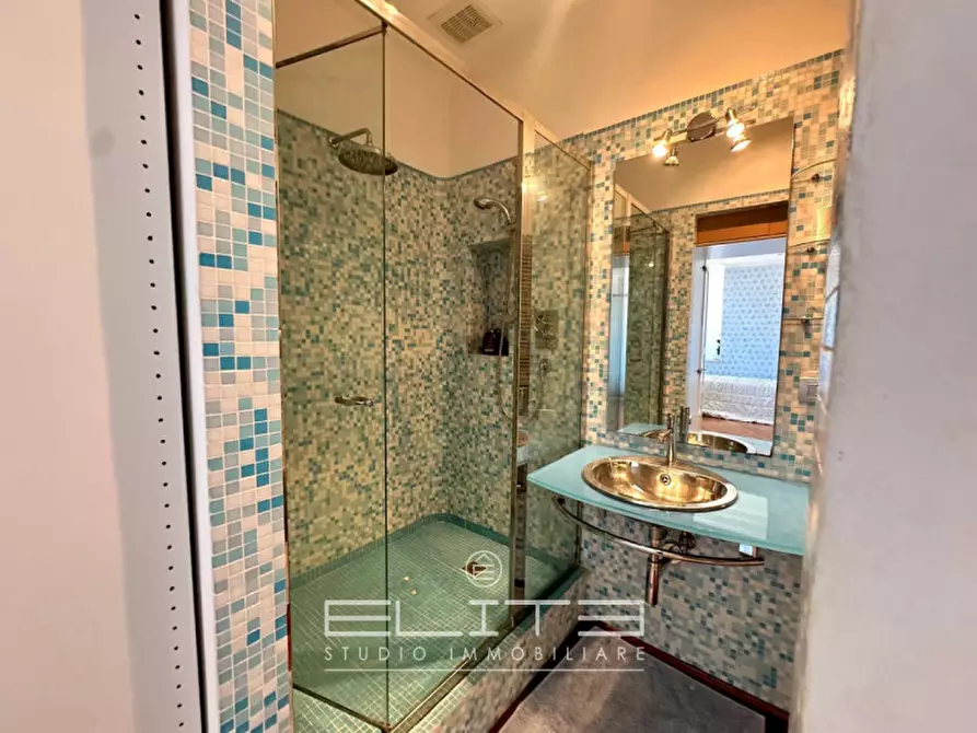 Immagine 9 di Appartamento in vendita  in Via Mario Torresi a Ancona