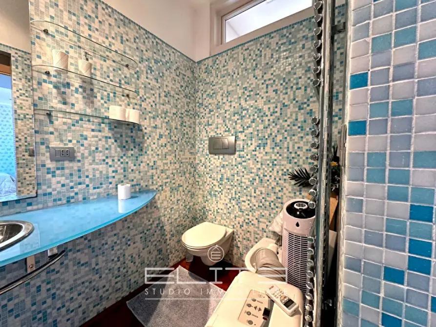 Immagine 10 di Appartamento in vendita  in Via Mario Torresi a Ancona