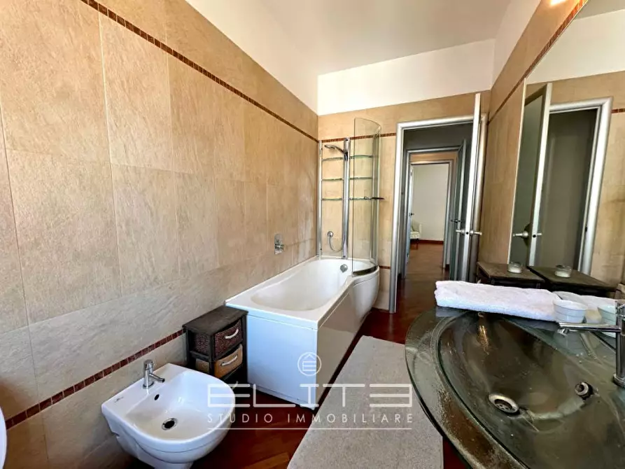 Immagine 13 di Appartamento in vendita  in Via Mario Torresi a Ancona