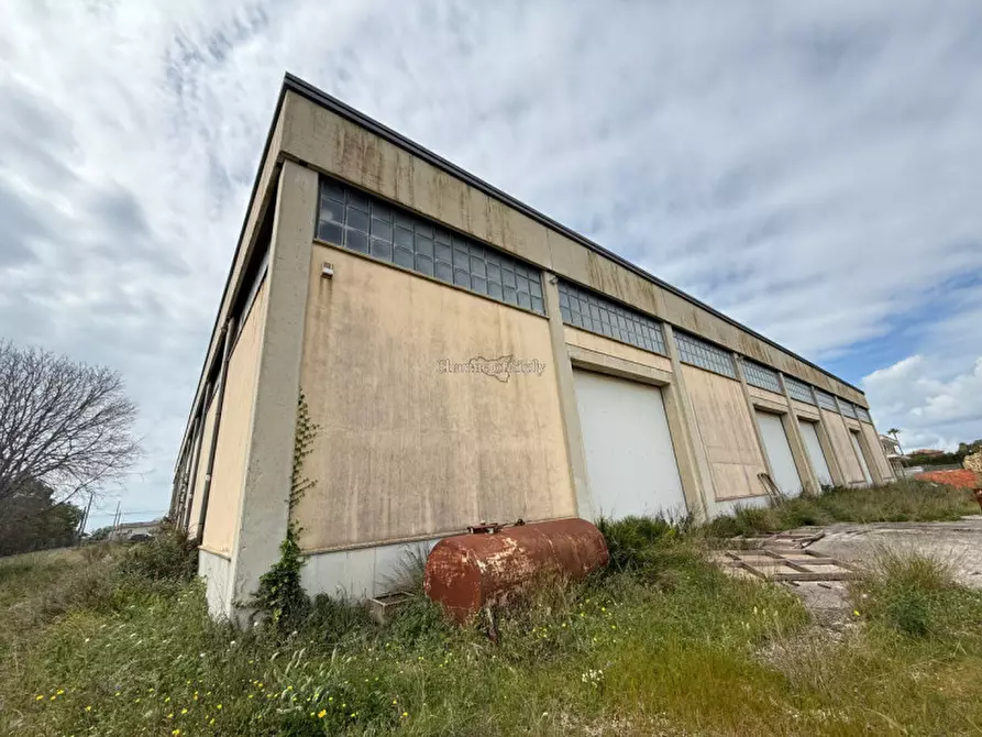 Immagine 3 di Capannone industriale in affitto  a Modica