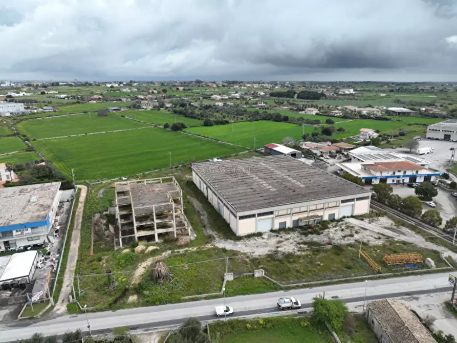 Immagine 11 di Capannone industriale in affitto  a Modica