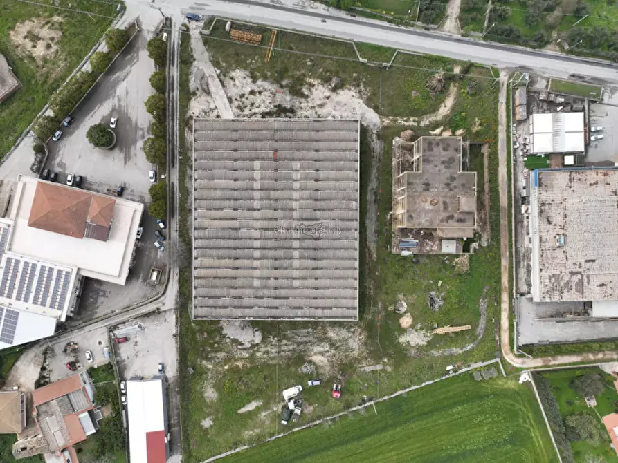 Immagine 14 di Capannone industriale in affitto  a Modica