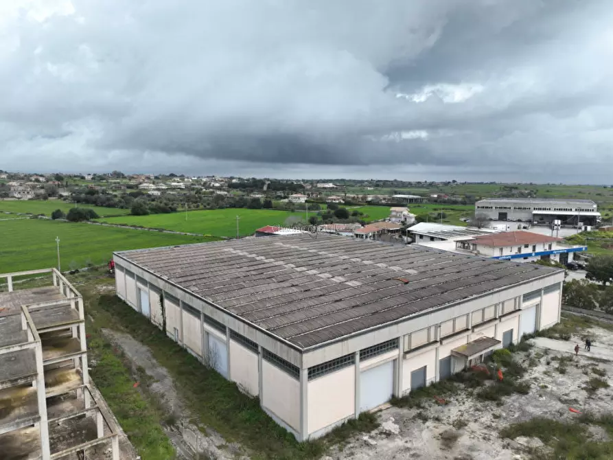 Immagine 16 di Capannone industriale in affitto  a Modica