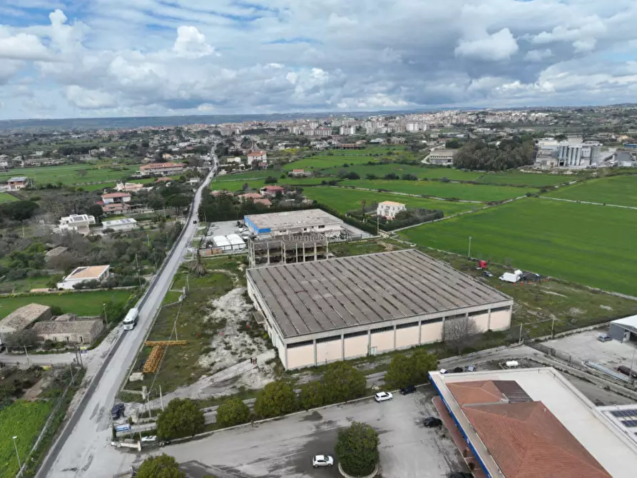 Immagine 17 di Capannone industriale in affitto  a Modica