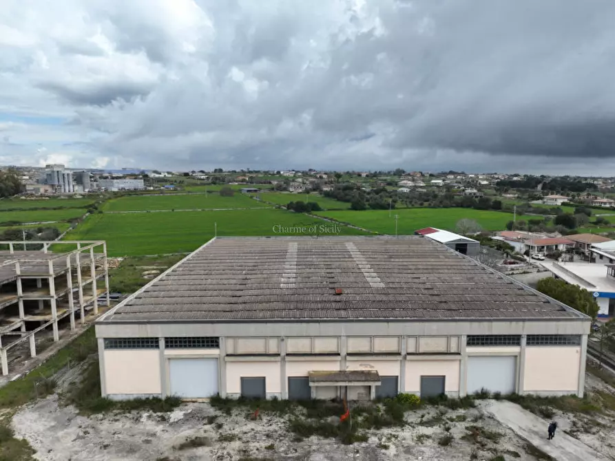 Immagine 20 di Capannone industriale in affitto  a Modica