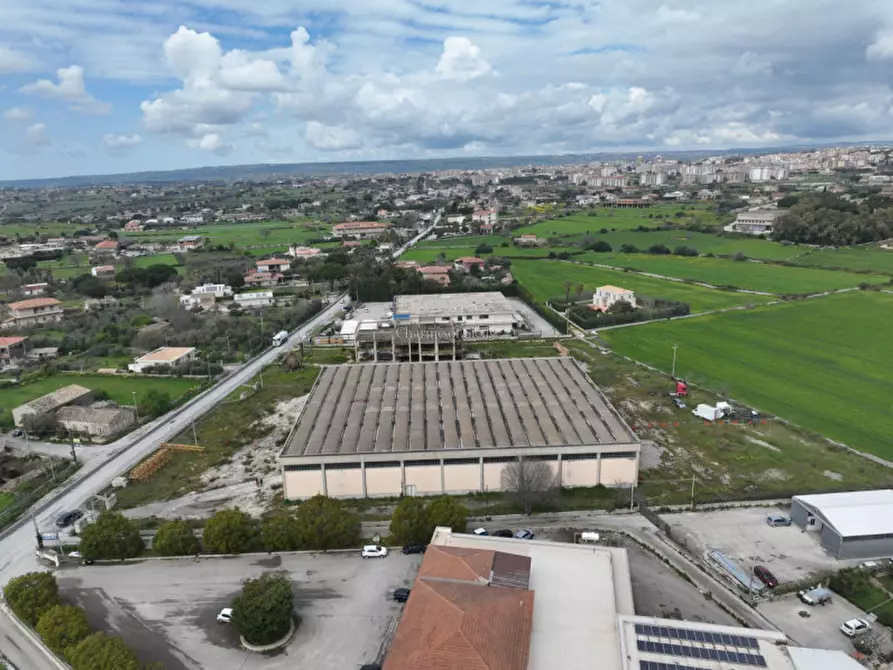 Immagine 22 di Capannone industriale in affitto  a Modica