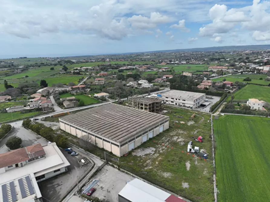Immagine 23 di Capannone industriale in affitto  a Modica