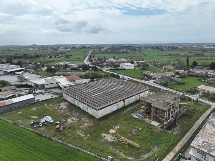 Immagine 26 di Capannone industriale in affitto  a Modica