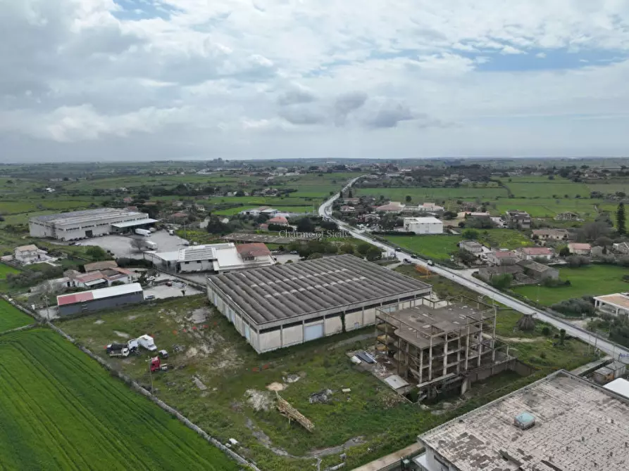 Immagine 28 di Capannone industriale in affitto  a Modica