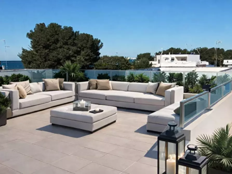 Immagine 1 di Villa in vendita  in Via Belgrado a Porto Cesareo