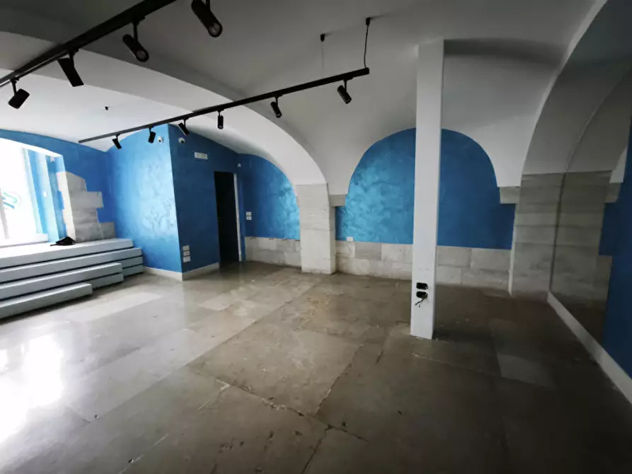 Immagine 4 di Negozio in affitto  in Viale Francesco Crispi, 8 a Andria