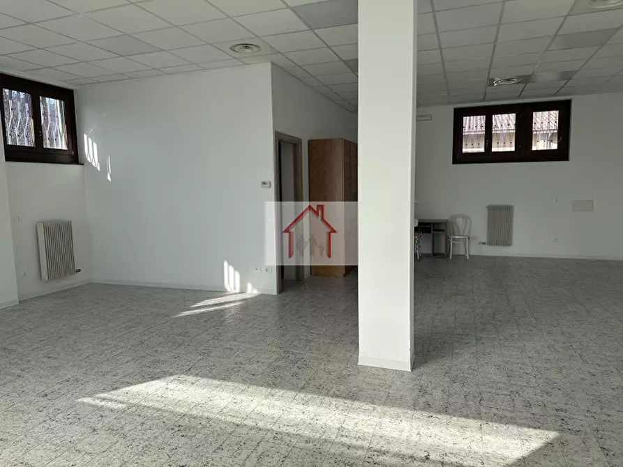 Immagine 2 di Negozio in affitto  a Villorba