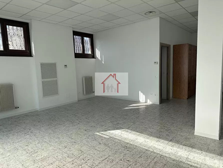 Immagine 3 di Negozio in affitto  a Villorba