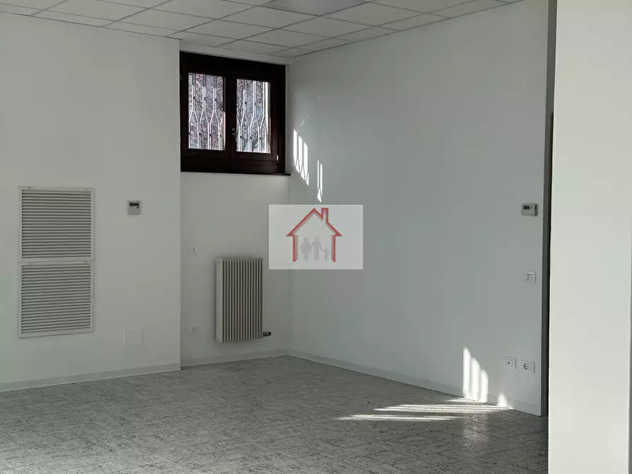 Immagine 6 di Negozio in affitto  a Villorba