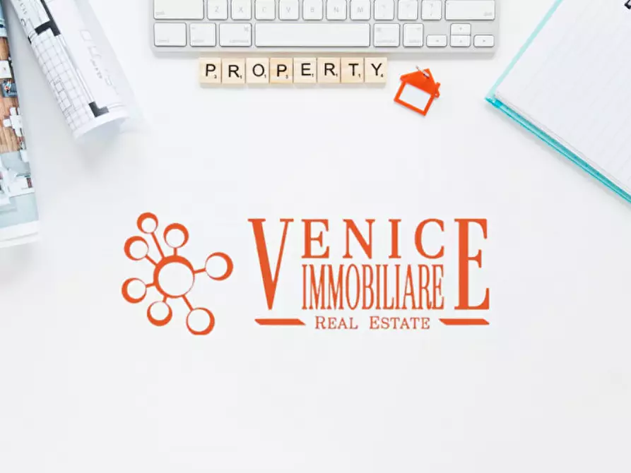 Immagine 2 di Garage in vendita  a Venezia